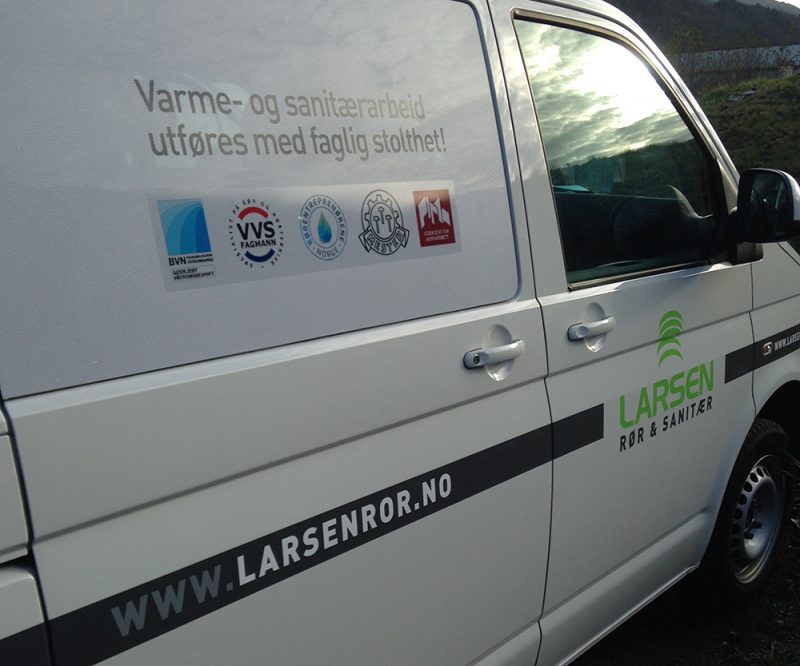 Larsen Rør & Sanitær firmabil